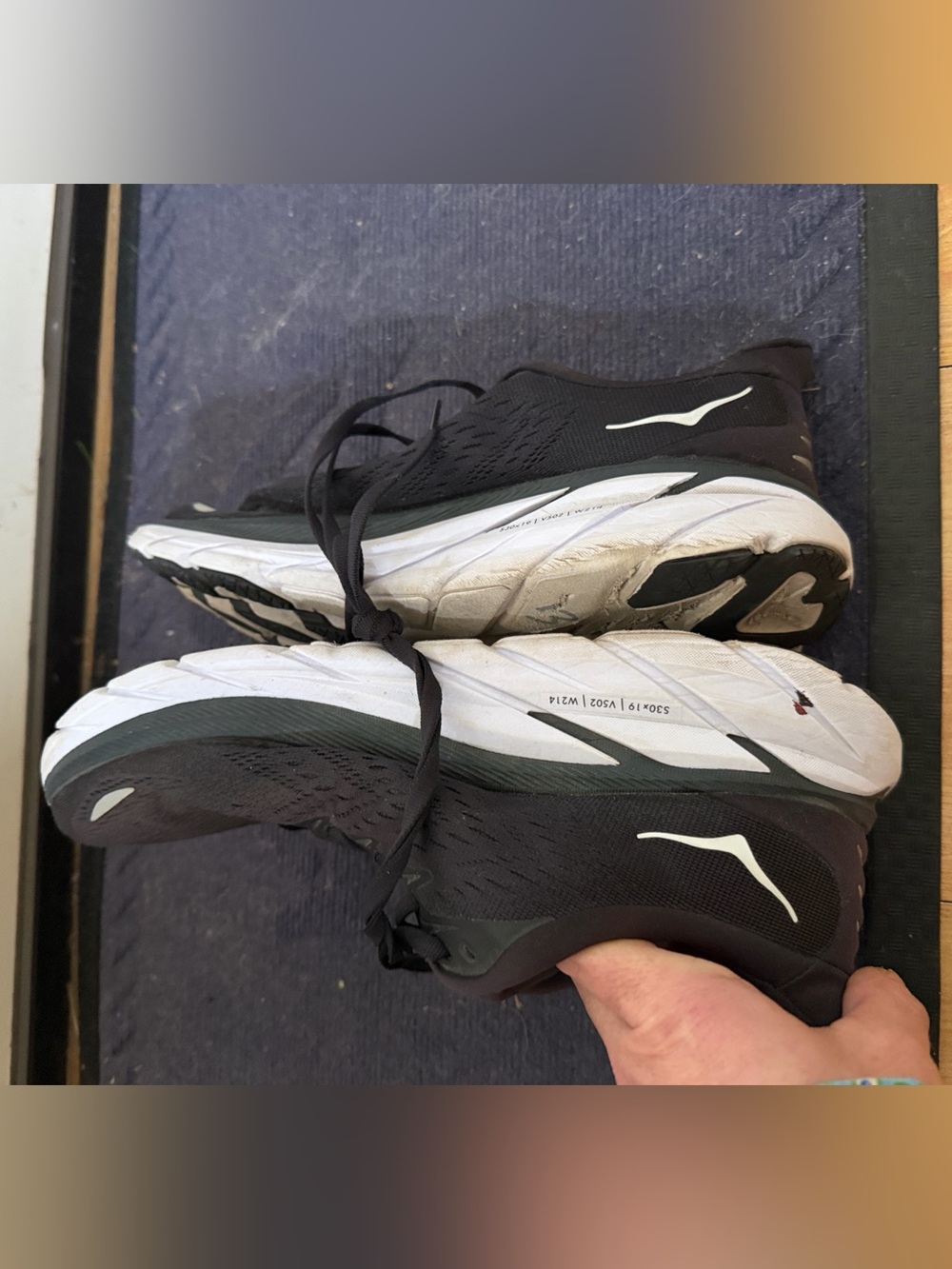 Hoka Clifton 8 Black and White Running Sneakers size 10.5b (narrow) - Picture 13 of 13